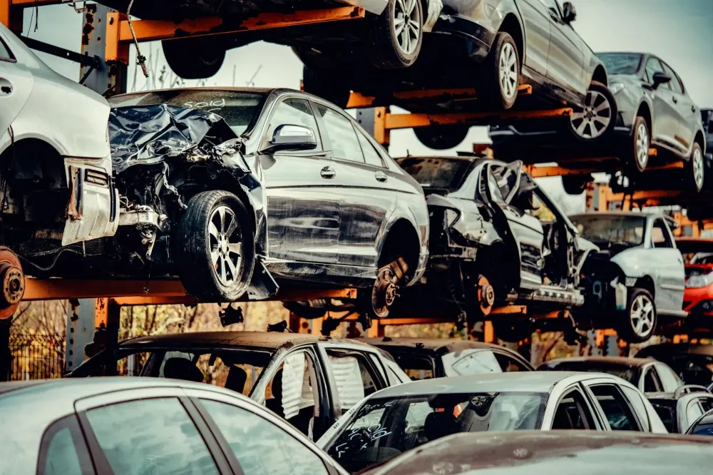 Casse automobile près de Hautmont
